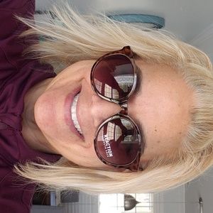 🛍 Sunglasses 🕶 NWOT